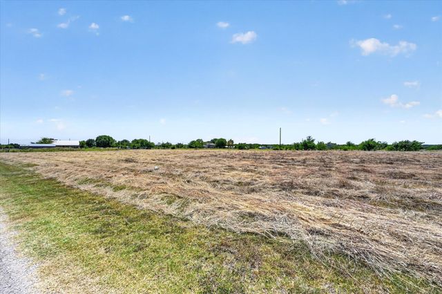 1495 Lone Elm Road B, Waxahachie, TX 75167