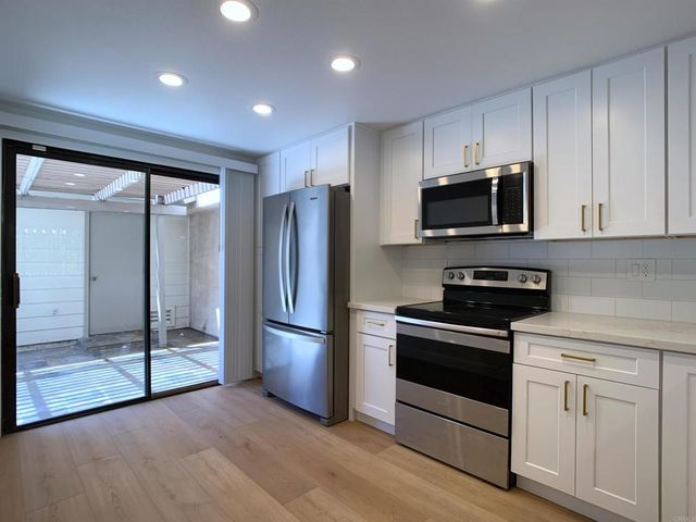 10473 Crosscreek Terrace, San Diego, CA 92131