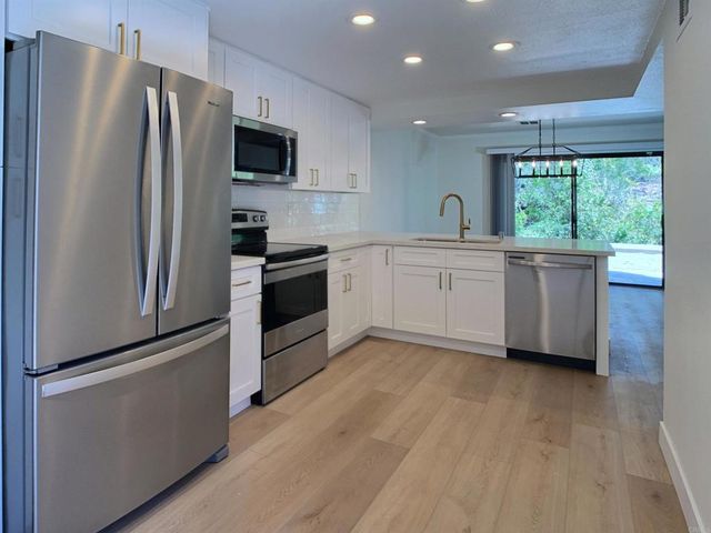 10473 Crosscreek Terrace, San Diego, CA 92131