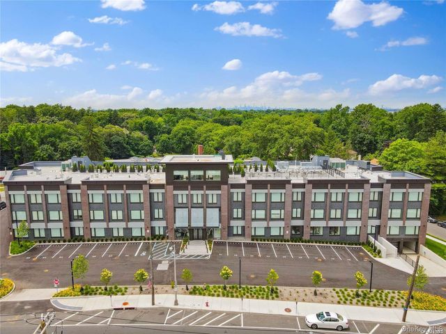218 Middle Neck Road 213, Great Neck, NY 11021