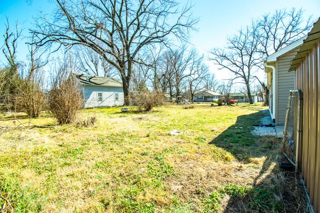 3021 W Olive Street, Springfield, MO 65802