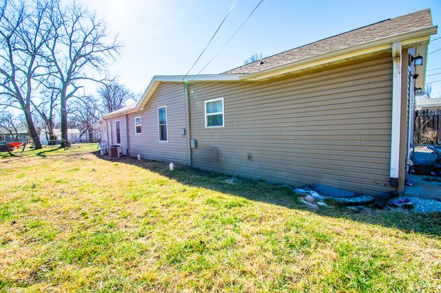 3021 W Olive Street, Springfield, MO 65802