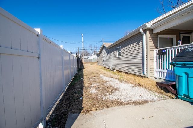 3021 W Olive Street, Springfield, MO 65802