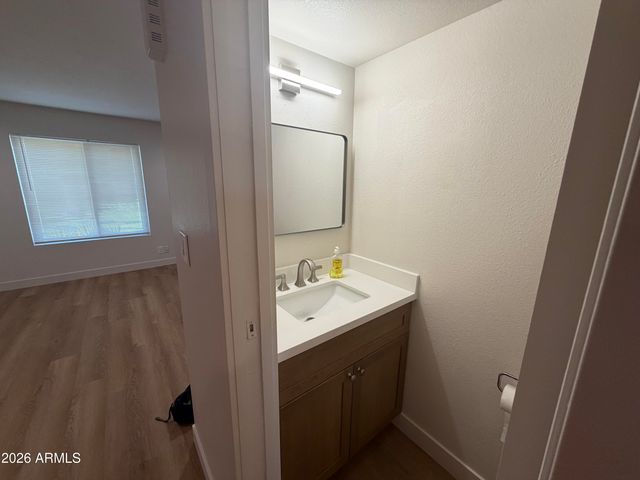 601 E PALO VERDE Drive 27, Phoenix, AZ 85012