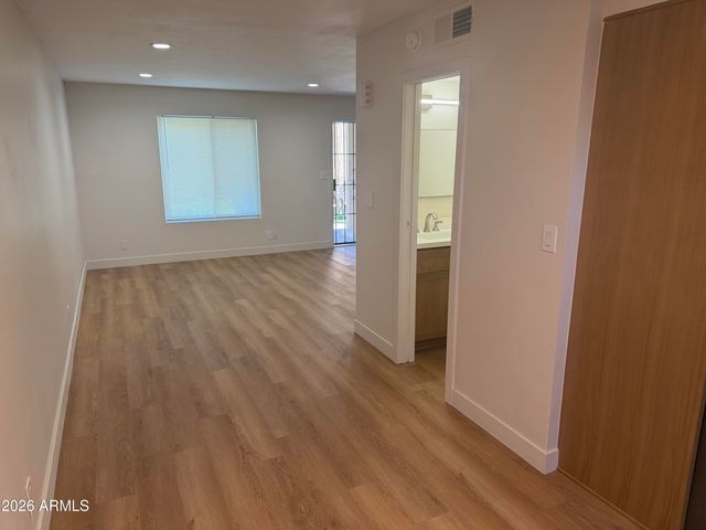 601 E PALO VERDE Drive 27, Phoenix, AZ 85012