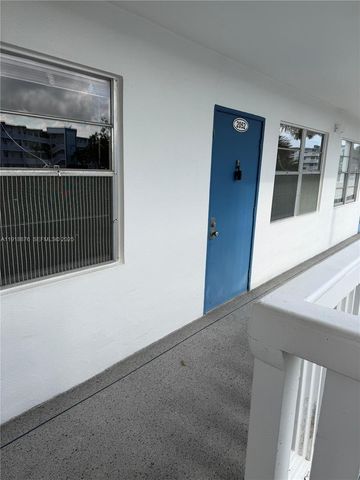 2052 Exeter C 2052, Boca Raton, FL 33434