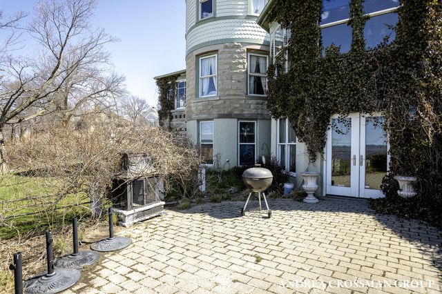 456 Monroe Boulevard, South Haven City, MI 49090