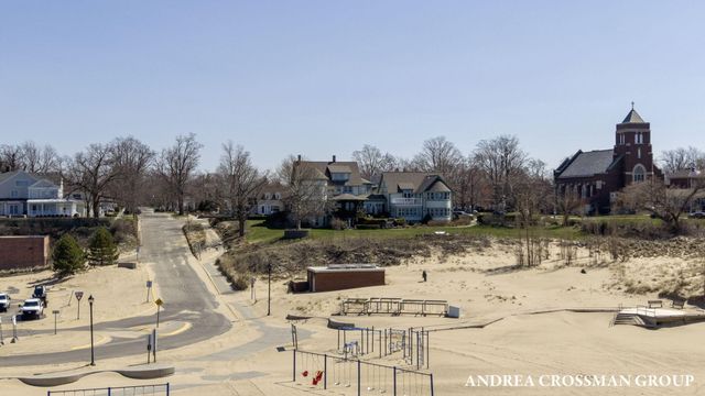 456 Monroe Boulevard, South Haven City, MI 49090