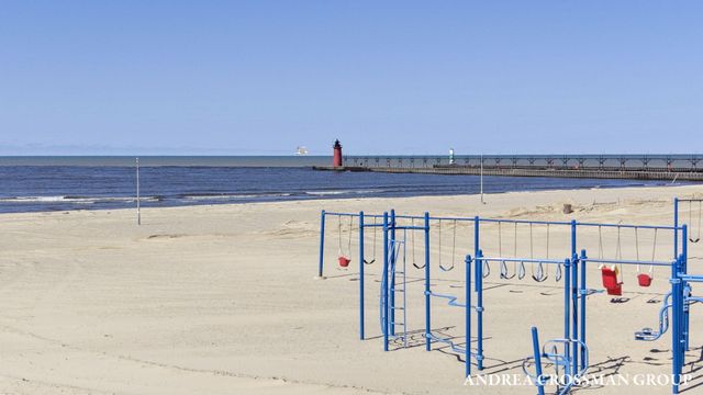 456 Monroe Boulevard, South Haven City, MI 49090