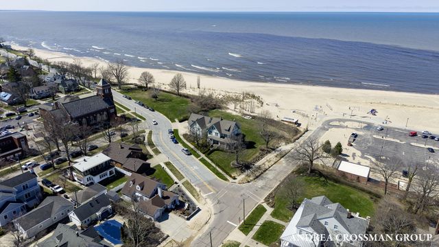 456 Monroe Boulevard, South Haven City, MI 49090