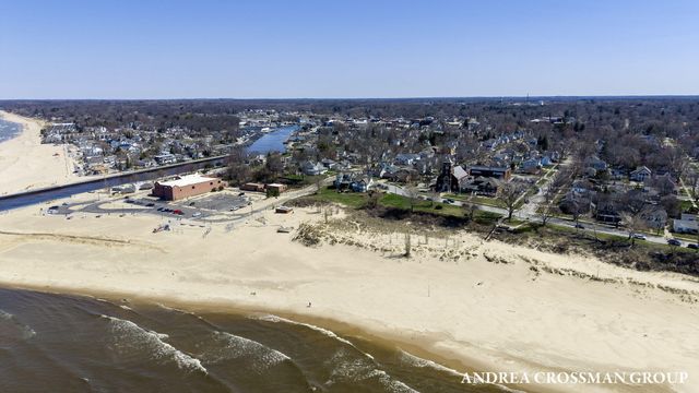 456 Monroe Boulevard, South Haven City, MI 49090