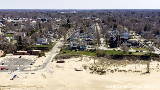 456 Monroe Boulevard, South Haven City, MI 49090