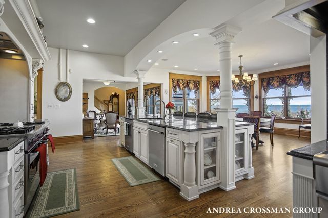 456 Monroe Boulevard, South Haven City, MI 49090