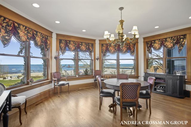 456 Monroe Boulevard, South Haven City, MI 49090
