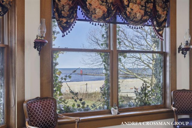456 Monroe Boulevard, South Haven City, MI 49090
