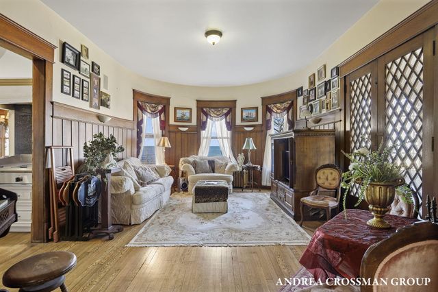 456 Monroe Boulevard, South Haven City, MI 49090