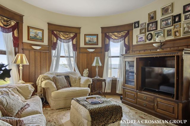 456 Monroe Boulevard, South Haven City, MI 49090
