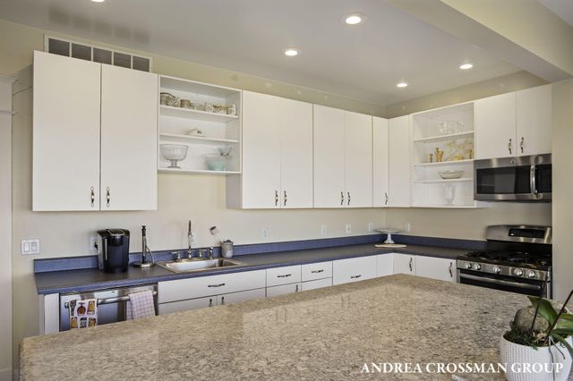 456 Monroe Boulevard, South Haven City, MI 49090