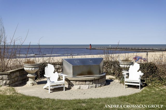 456 Monroe Boulevard, South Haven City, MI 49090