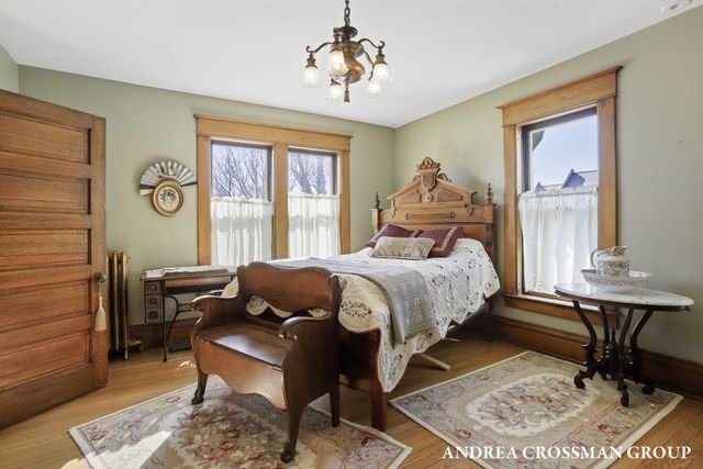 456 Monroe Boulevard, South Haven City, MI 49090