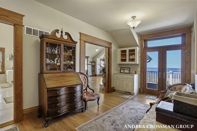 456 Monroe Boulevard, South Haven City, MI 49090