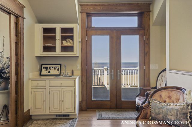 456 Monroe Boulevard, South Haven City, MI 49090