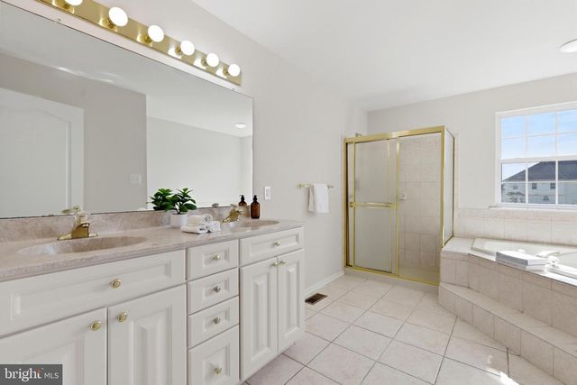12 DOWNS ST, Clayton, NJ 08312