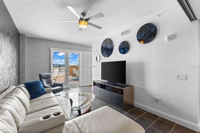 800 N TAMIAMI TRAIL 321A, Sarasota, FL 34236