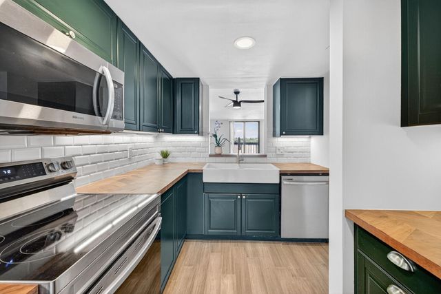 2707 NE 14th St Causeway 401, Pompano Beach, FL 33062