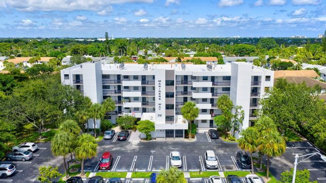 2707 NE 14th St Causeway 401, Pompano Beach, FL 33062