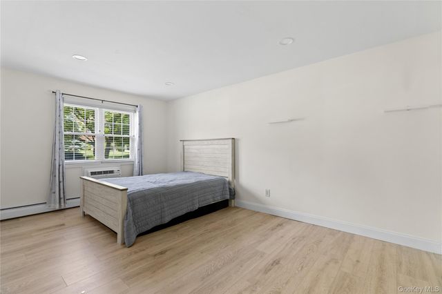 460 Old Town Road 3H, Port Jefferson, NY 11776