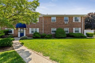 460 Old Town Road 3H, Port Jefferson, NY 11776