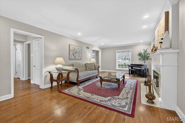 7632 Walinca Terrace, Clayton, MO 63105