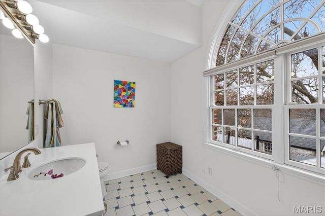 7632 Walinca Terrace, Clayton, MO 63105