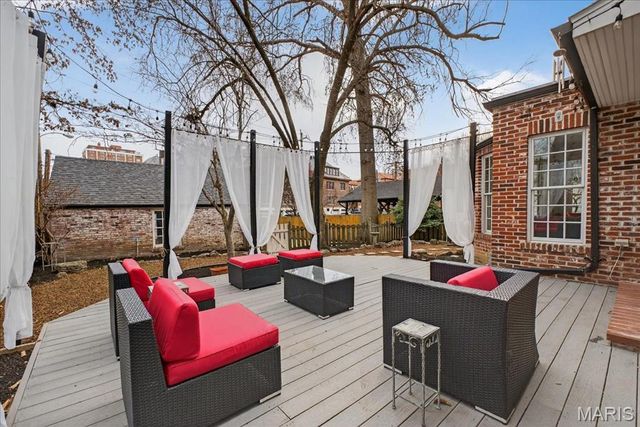 7632 Walinca Terrace, Clayton, MO 63105