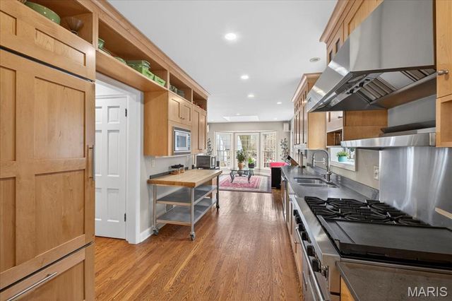 7632 Walinca Terrace, Clayton, MO 63105