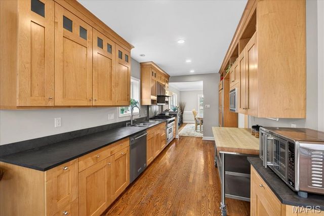 7632 Walinca Terrace, Clayton, MO 63105