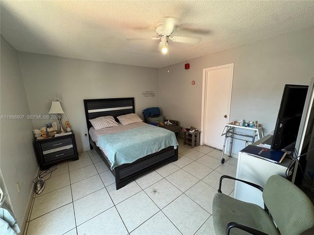 1950 W 56th St 2309D, Hialeah, FL 33012