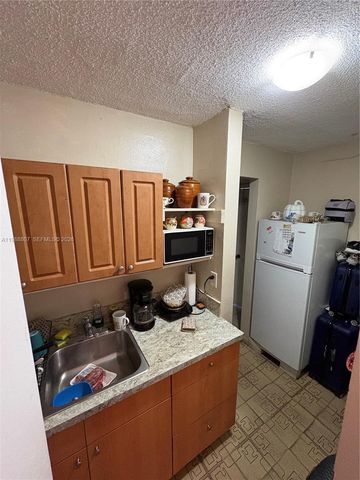 1950 W 56th St 2309D, Hialeah, FL 33012