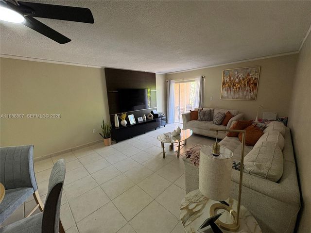 1950 W 56th St 2309D, Hialeah, FL 33012