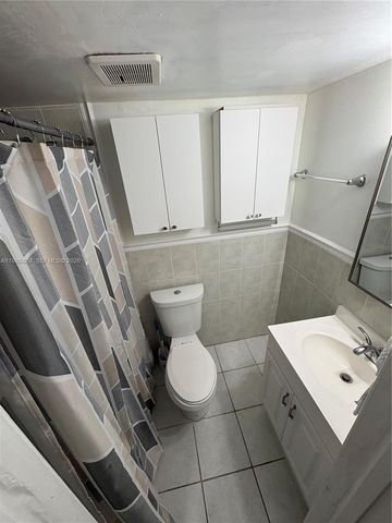 1950 W 56th St 2309D, Hialeah, FL 33012