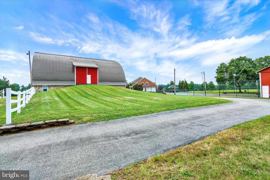 Image 48 of property listing at 5630 N SALEM CHURCH RD, Dover, PA 17315