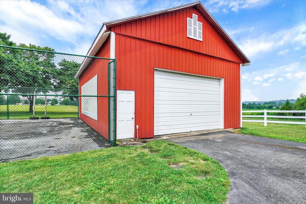 Image 49 of property listing at 5630 N SALEM CHURCH RD, Dover, PA 17315