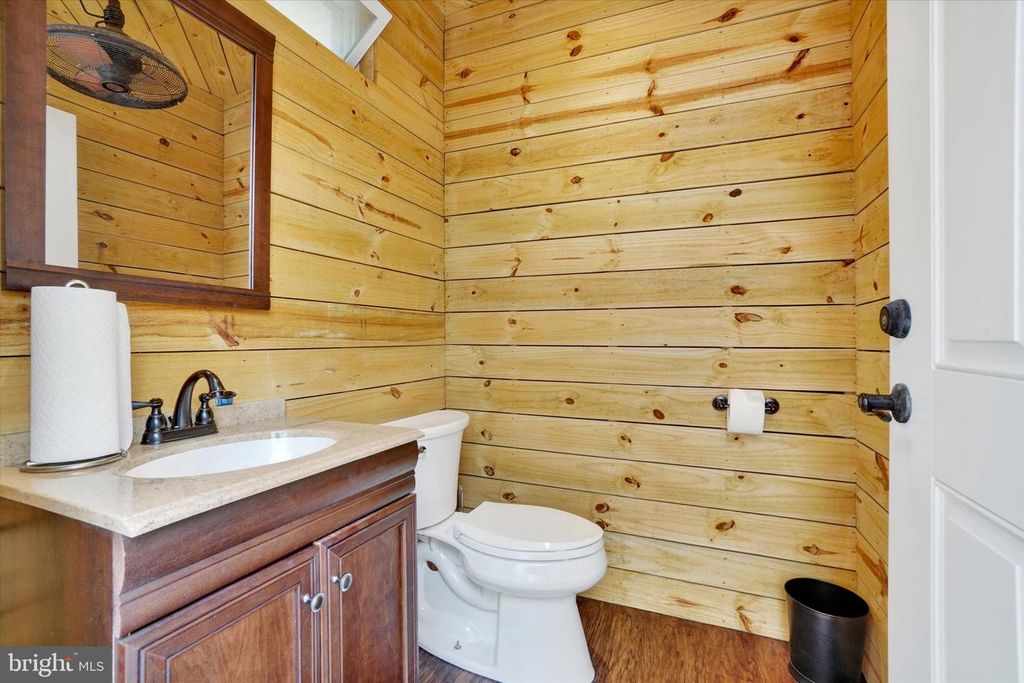 Image 60 of property listing at 5630 N SALEM CHURCH RD, Dover, PA 17315
