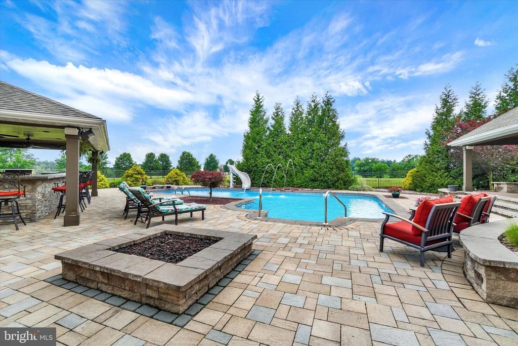Image 61 of property listing at 5630 N SALEM CHURCH RD, Dover, PA 17315