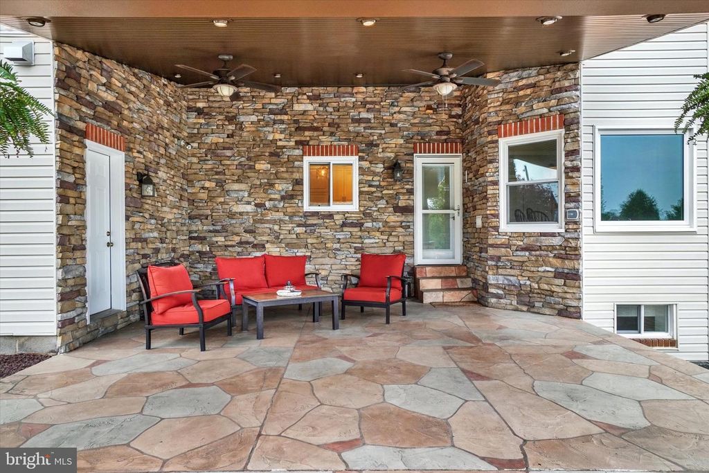 Image 63 of property listing at 5630 N SALEM CHURCH RD, Dover, PA 17315