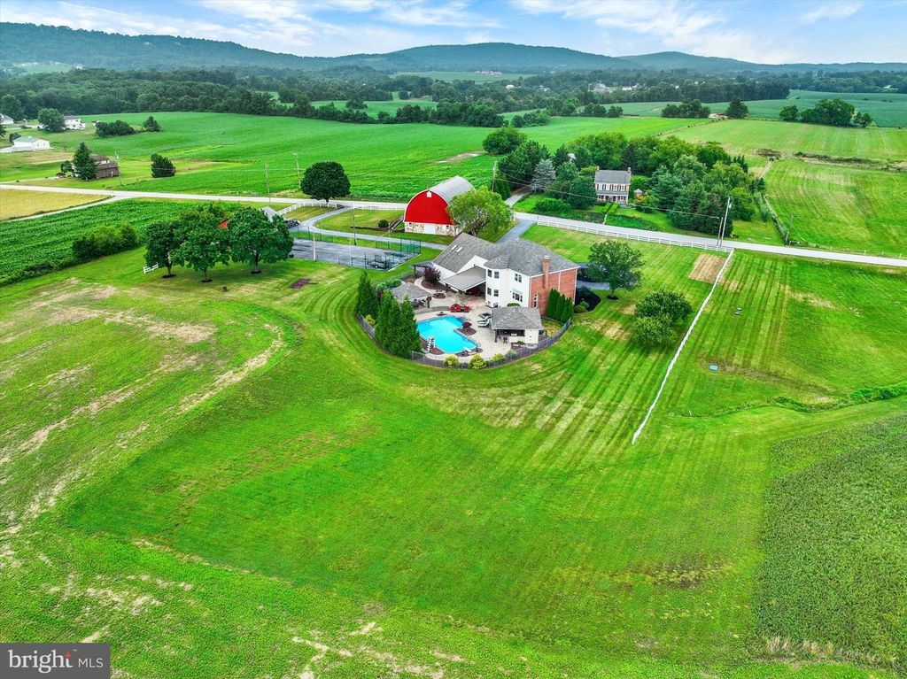 Image 68 of property listing at 5630 N SALEM CHURCH RD, Dover, PA 17315