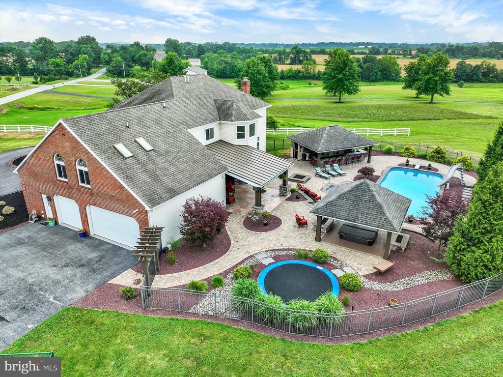 Image 74 of property listing at 5630 N SALEM CHURCH RD, Dover, PA 17315