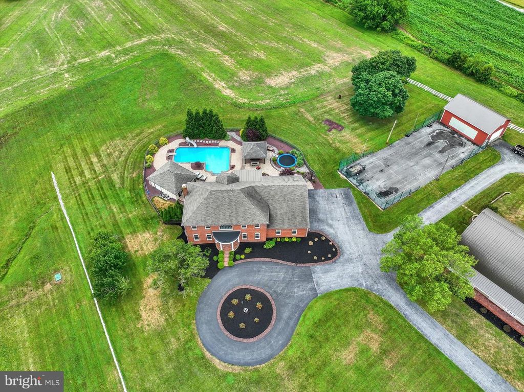 Image 76 of property listing at 5630 N SALEM CHURCH RD, Dover, PA 17315
