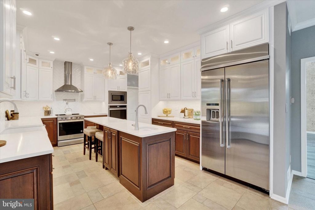 Image 9 of property listing at 5630 N SALEM CHURCH RD, Dover, PA 17315